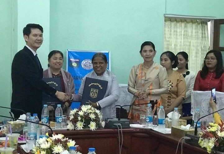 Ceremony of signing extension of MoU between Faculty of Pharmacy, Silpakorn University and Universities of Pharmacy